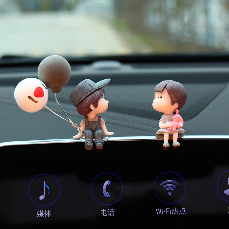 Cute Decorative Couple Figurines / Dashboard Ornament